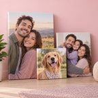 Cuadros de lienzo personalizados con fotos de una familia, una pareja y un perro, recargados en una sala